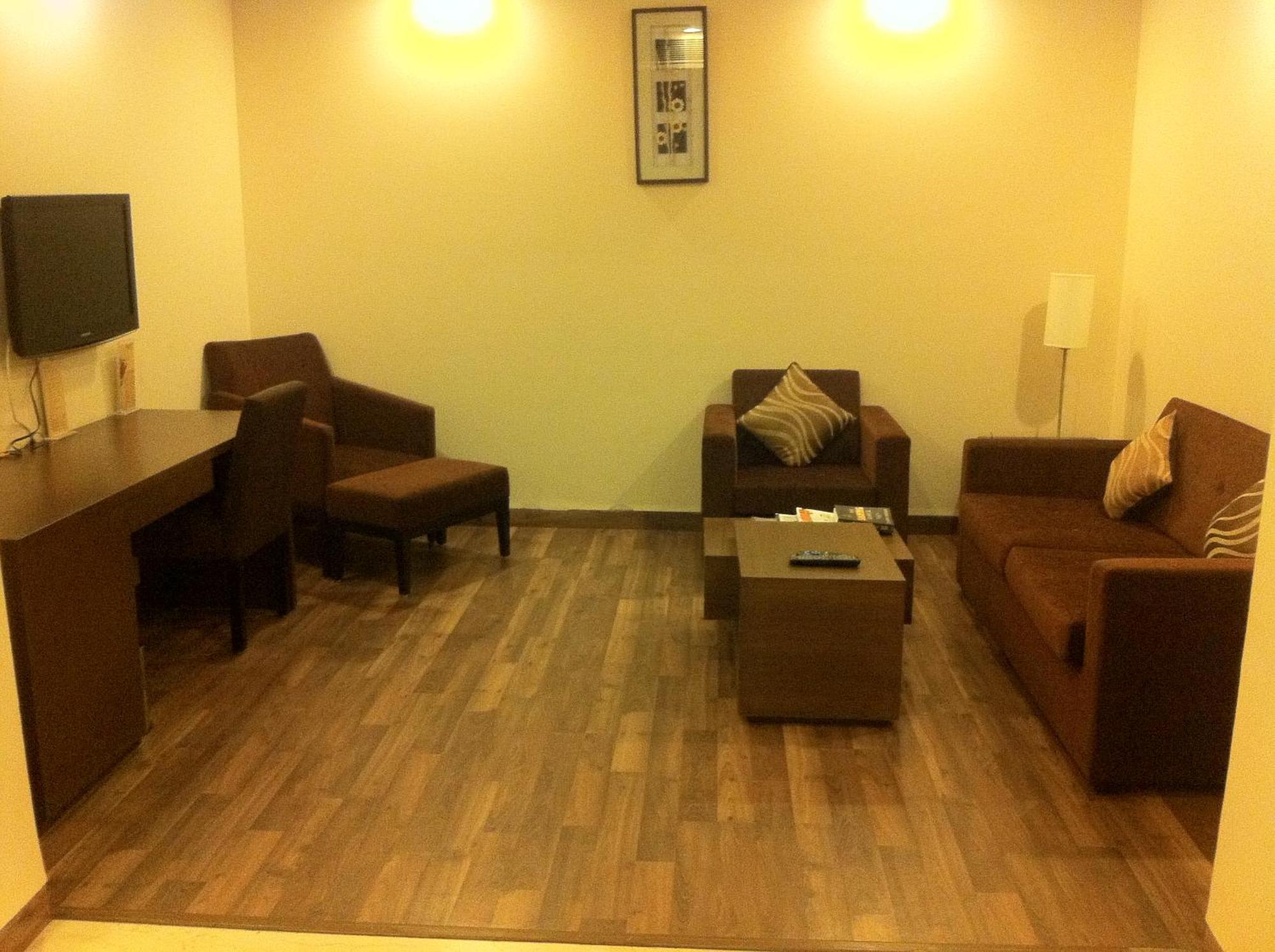 Vibe By The Lalit Traveller Hotel Faridabad Ngoại thất bức ảnh