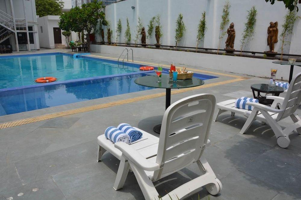 Vibe By The Lalit Traveller Hotel Faridabad Ngoại thất bức ảnh