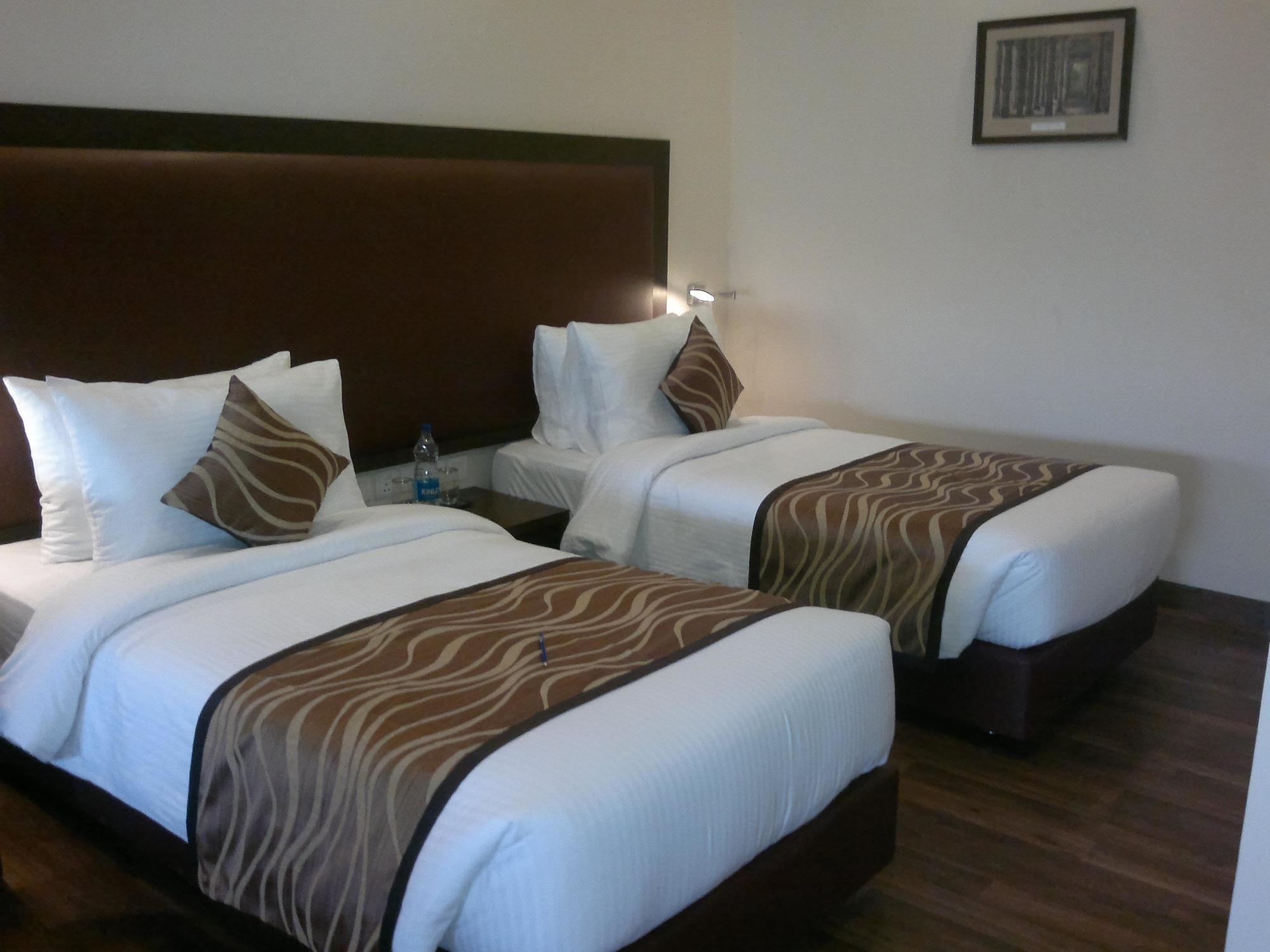 Vibe By The Lalit Traveller Hotel Faridabad Ngoại thất bức ảnh
