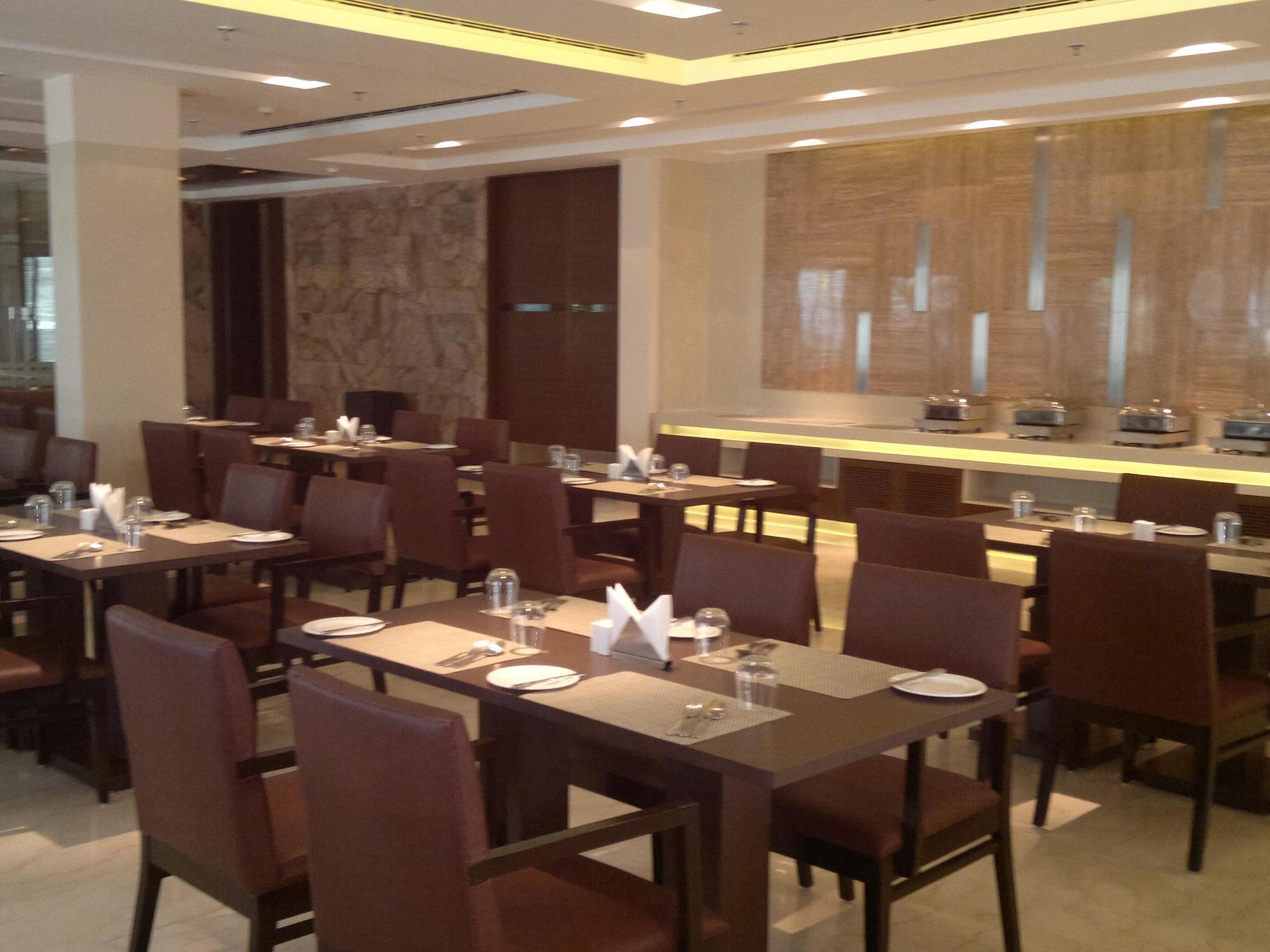 Vibe By The Lalit Traveller Hotel Faridabad Ngoại thất bức ảnh