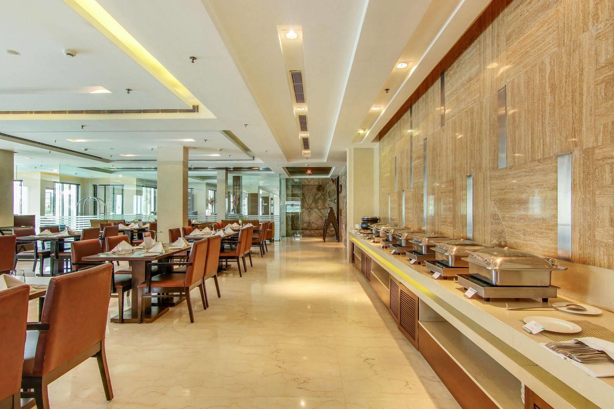 Vibe By The Lalit Traveller Hotel Faridabad Ngoại thất bức ảnh