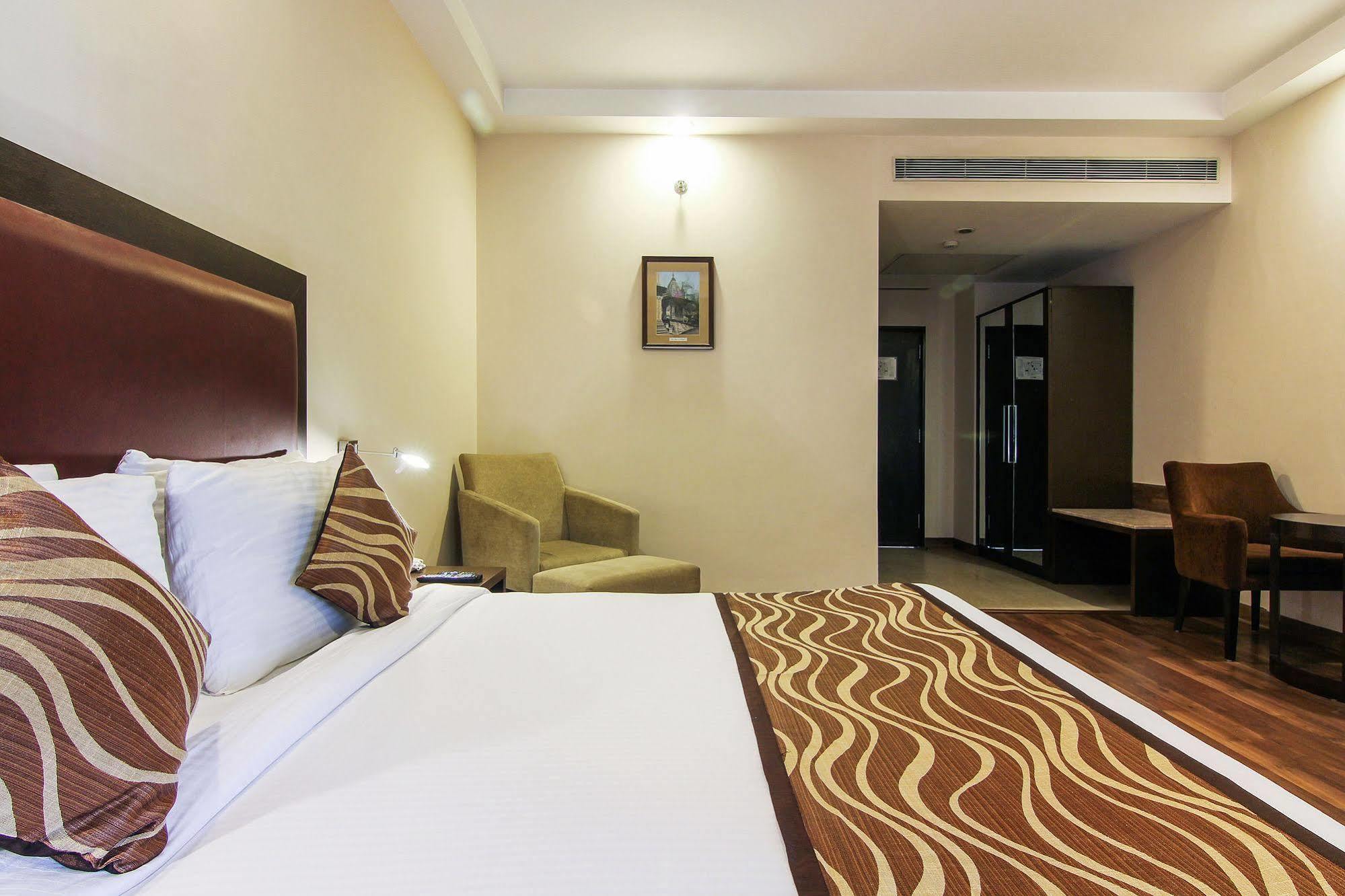 Vibe By The Lalit Traveller Hotel Faridabad Ngoại thất bức ảnh