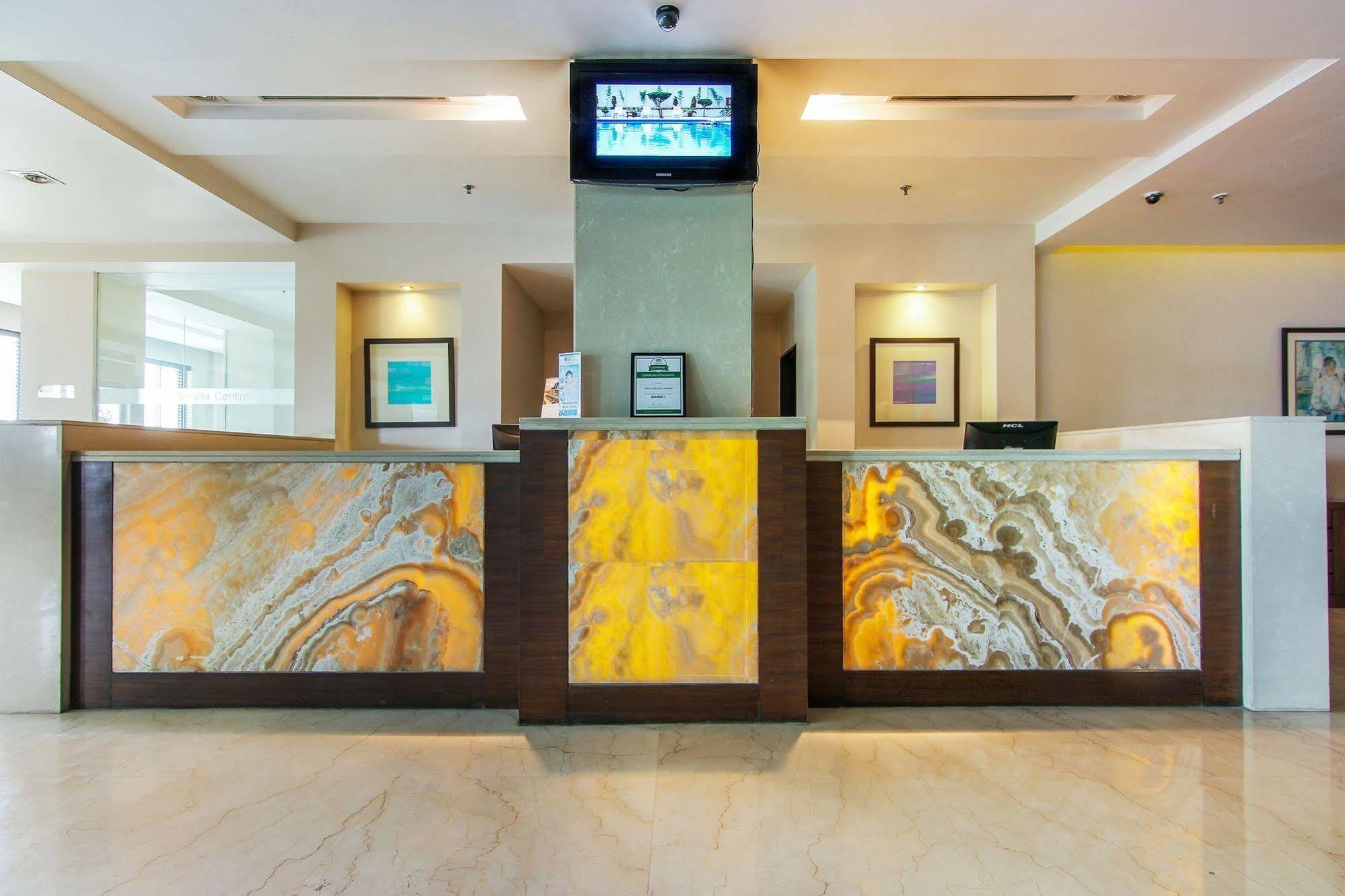 Vibe By The Lalit Traveller Hotel Faridabad Ngoại thất bức ảnh