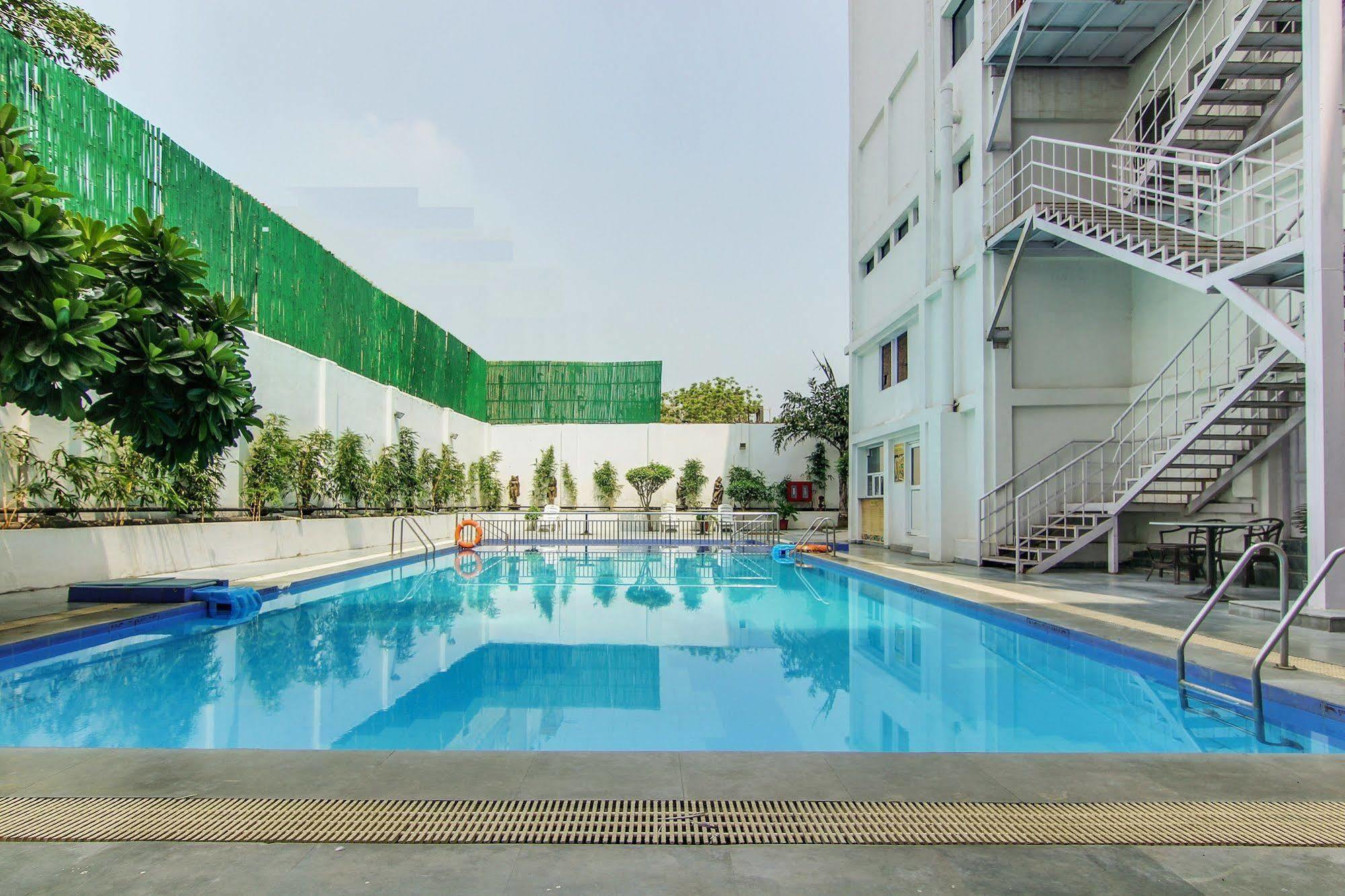 Vibe By The Lalit Traveller Hotel Faridabad Ngoại thất bức ảnh
