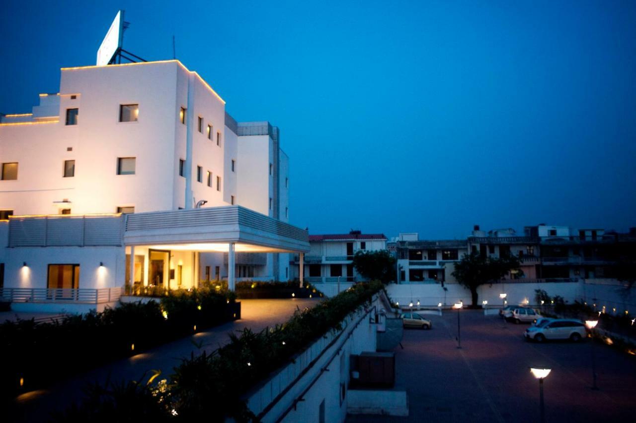 Vibe By The Lalit Traveller Hotel Faridabad Ngoại thất bức ảnh